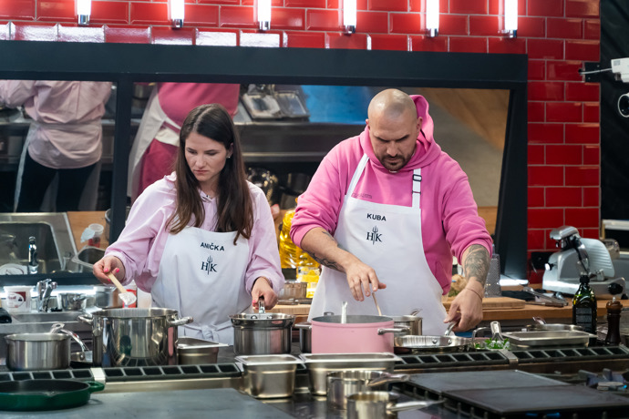 FOTO: Účastníci Hell´s Kitchen. – stránka 23