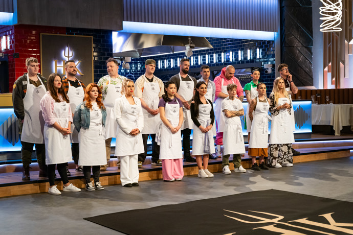 FOTO: Účastníci Hell´s Kitchen. – stránka 21
