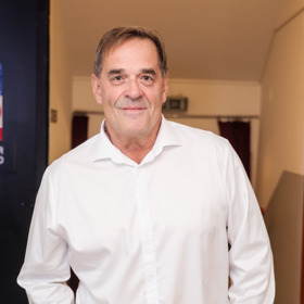 Teď se vyhýbá cukrům, hubne a nakupuje nové oblečení. 