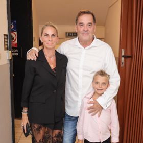 Miroslav Etzler s manželkou Helenou a synem Samuelem navštívili finále ankety Anděl mezi zdravotníky.