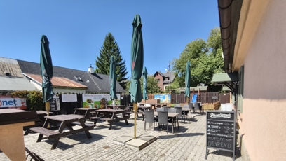 FOTO: Restaurace Ořechovka měla i příjemné posezení venku.