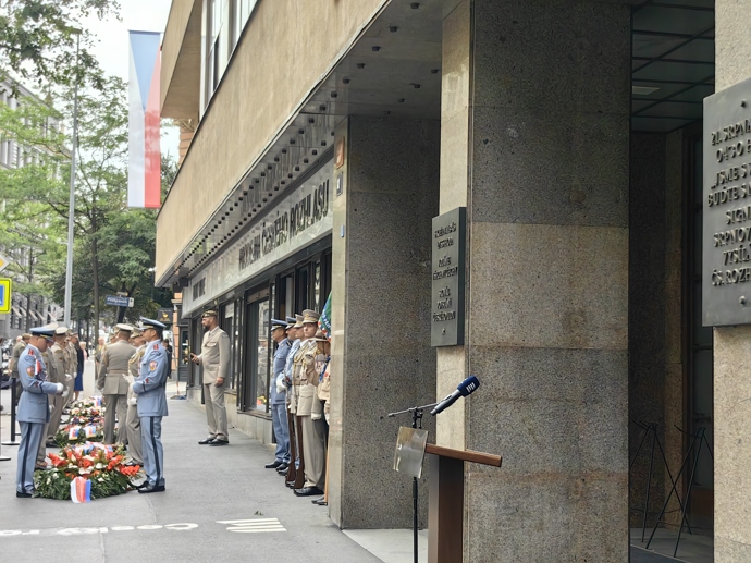 FOTO: Budova rozhlasu. – stránka 2