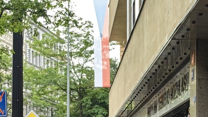 FOTO: Před rozhlasem probíhaly v roce 1968 boje.