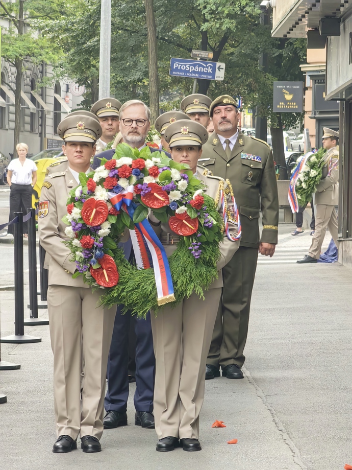 FOTO: Nastoupená Hradní stráž. – stránka 20