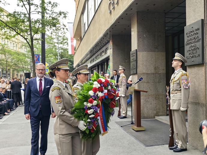 FOTO: Petr Fiala na akci k 21. srpnu. – stránka 21