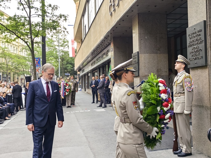 FOTO: Petr Fiala na vzpomínkové akci. – stránka 22