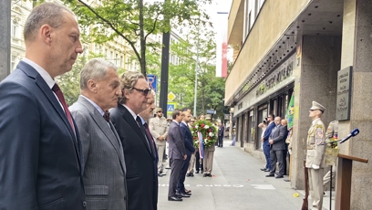 FOTO: Nastoupení politici.