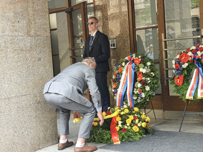 FOTO: Kladení věnců. – stránka 39