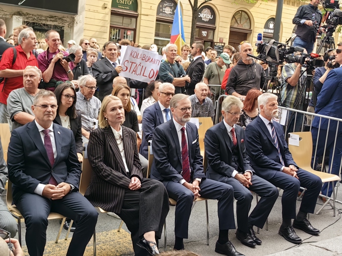 FOTO: Nejvyšší političtí představitelé nechyběli. – stránka 41