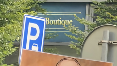 FOTO: Lidé si přinesli transparenty proti některým politikům.