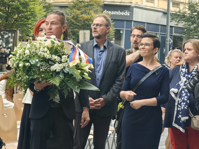 FOTO: Pirátská delegace. – stránka 69