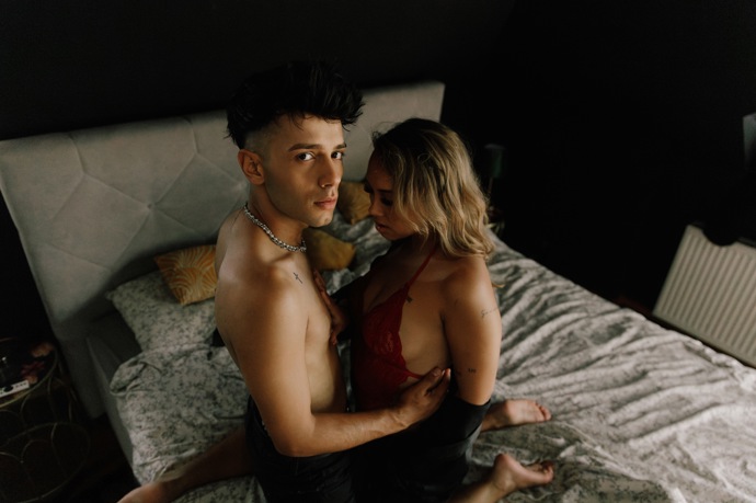 FOTO: Jan Bendig v provokativním videoklipu. – stránka 2
