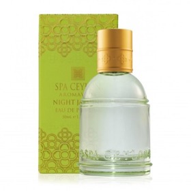 Vzpomínku na léto vám připomene vůně Night Jasmine od Spa Ceylon, orientální květinová kytice nočních jasmínů ve spojení s ostrovní Champakou a cejlonskými orchidejemi. Parfém vychází na 1400 Kč.