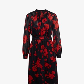 Mladší ročníky můžou zvolit i model s průhlednými prvky. Tyto šaty koupíte u Orsay za 1 599 Kč.