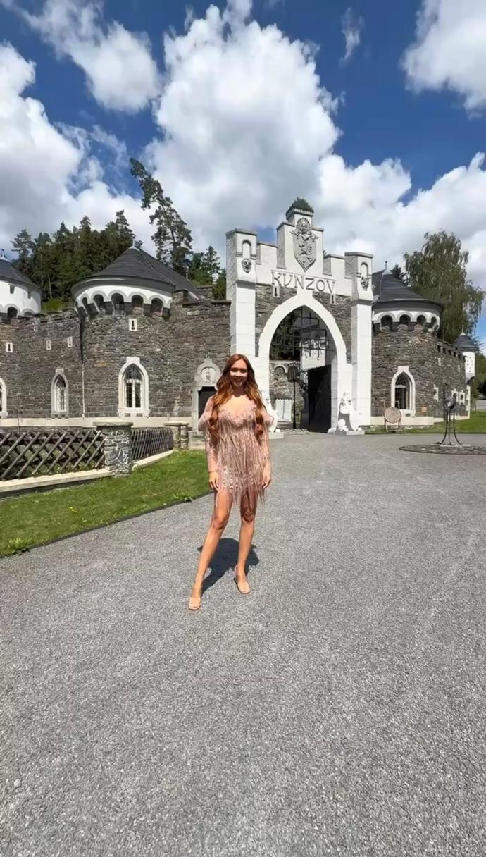 FOTO: Iveta Kindlmanová na zámku Kunzov. – stránka 8