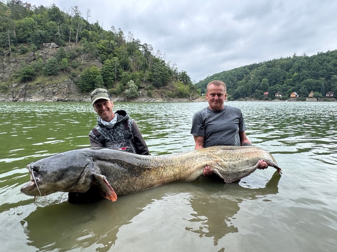 FOTO: Jakub Vágner chytil obřího sumce. – stránka 6