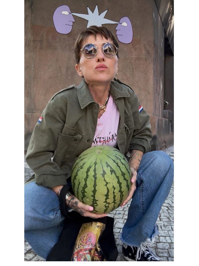 FOTO: Kaira Hrachovcová šla nakrátko. – stránka 8