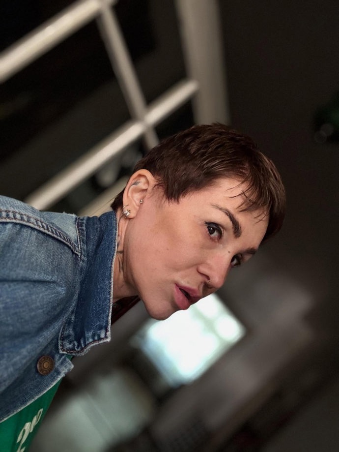 FOTO: Kaira Hrachovcová je ostříhaná na kluka. – stránka 6