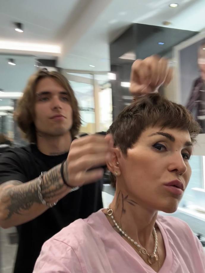 FOTO: Kaira Hrachovcová se nebojí kontroverzí. – stránka 4