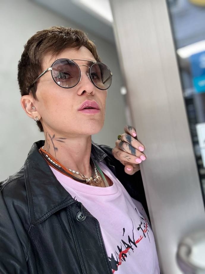 FOTO: Kaira Hrachovcová shodila vlasy. – stránka 3