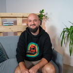 Písničkář Pokáč navštívil talkshow Miluše Bittnerové, Na kafeečko. 