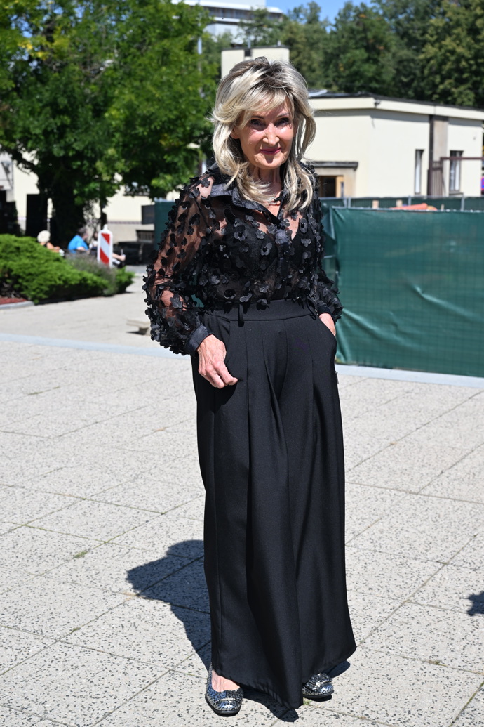 FOTO: Zuzana Bubílková nakonec dorazila. – stránka 146