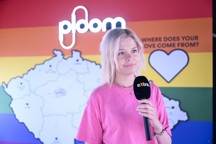 FOTO: Redakce eXtra.cz vyzpovídala návštěvníky Prague Pride. – stránka 61