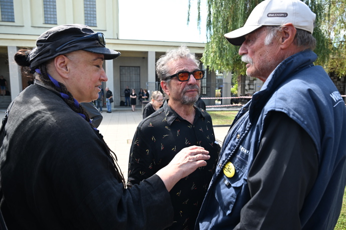 FOTO: Dorazil i herec Pavel Nový. – stránka 137