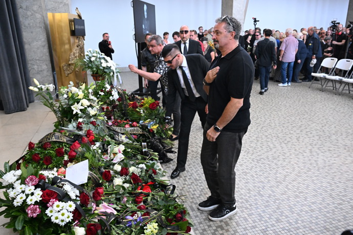 FOTO: Martin Dejdar dal Krampolovi poslední sbohem. – stránka 54