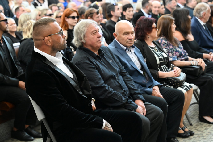 FOTO: Pohřeb Jiřího Krampola. – stránka 23