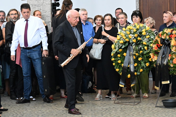 FOTO: Felix Slováček naposled zahrál Jiřímu Krampolovi. – stránka 12