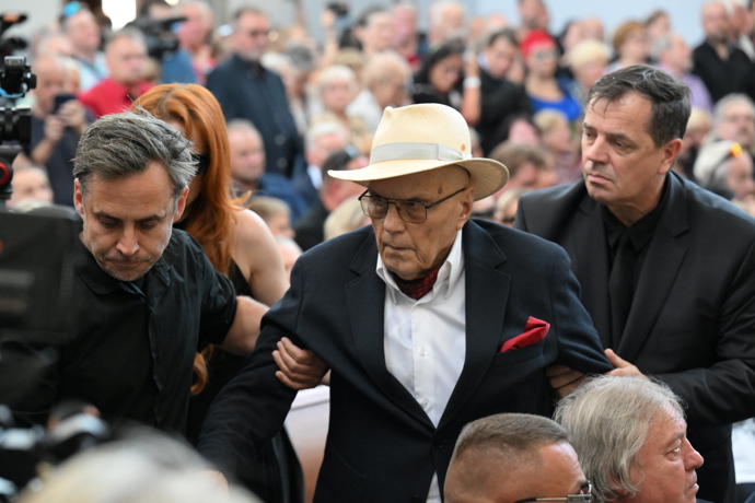 FOTO: Herec Jan Přeučil. – stránka 6