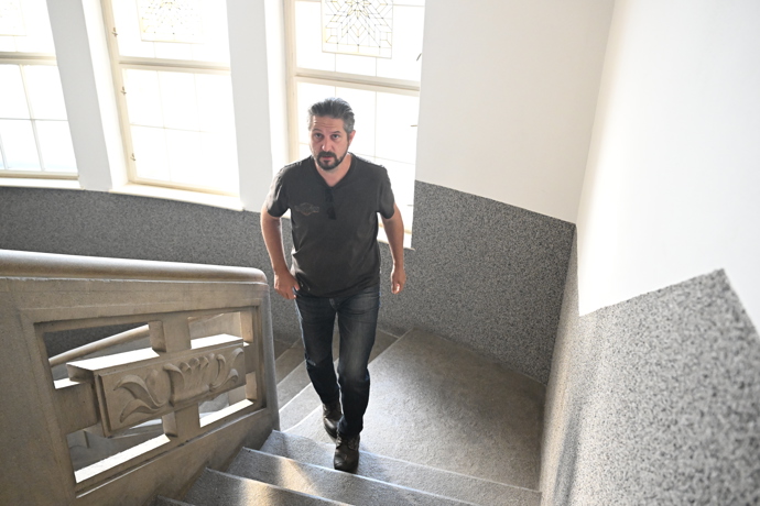 FOTO: K soudu přišel Noskovou podpořit její partner Jan Kolman. – stránka 18