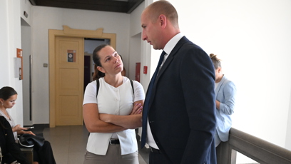 FOTO: Zpěvačka Michaela Nosková u soudu s expartnerem.