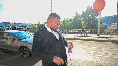 FOTO: Karlos Vémola vypustil balonek se vzkazem pro Krampola.