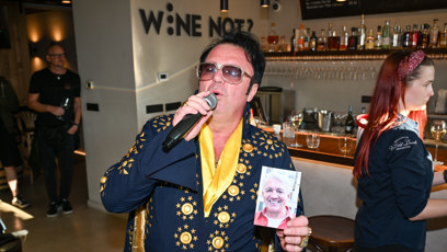 FOTO: O hudební doprovod se pak postaral falešný Elvis.