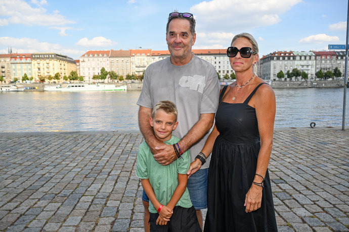 FOTO: Miroslava Etzlera udržuje syn Samuel ve formě. – stránka 14