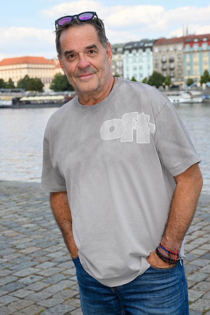 FOTO: Miroslav Etzler dorazil v dobré náladě. – stránka 12