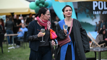 FOTO: Pití si nesla také herečka Eva Podzimková.