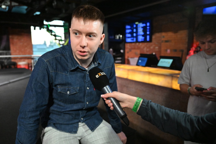FOTO: Jakub Jíra při rozhovoru pro eXtra.cz.