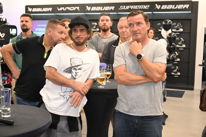 FOTO: Vladimír Šmicer se Sagvanem Tofim. – stránka 6