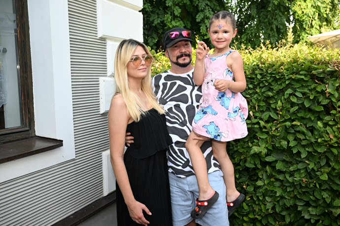 FOTO: Spokojená rodinka Bohuše Matuše. – stránka 1