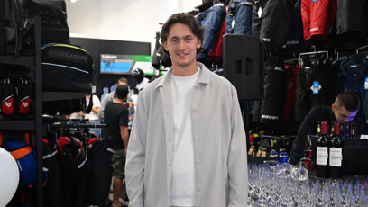 FOTO: Vladislav Houška dorazil na otevření prodejny Bauer.