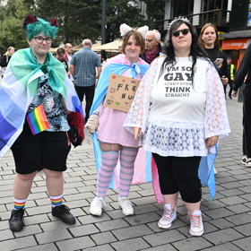 Prague Pride 2025 byl plný rozmanitých oblečků. 