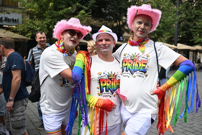 FOTO: Prague Pride 2025 byl plný rozmanitých oblečků. – stránka 158