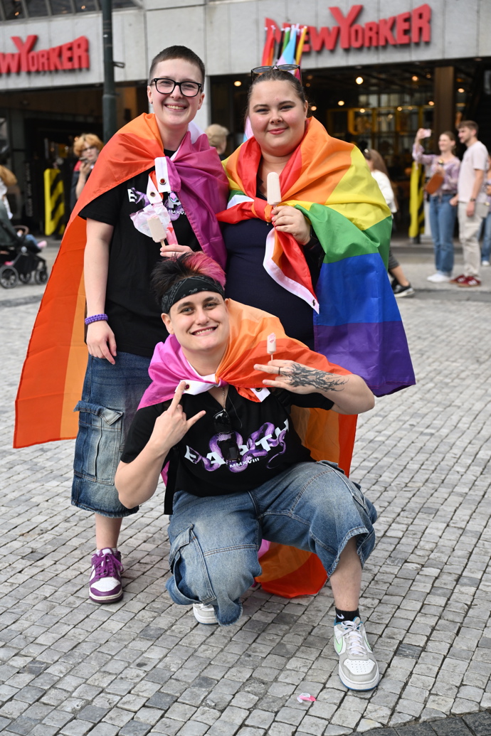 FOTO: Prague Pride 2025 byl plný rozmanitých oblečků. – stránka 145