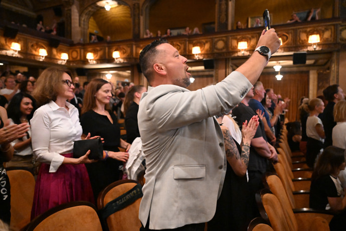 FOTO: Michal Kavalčík na premiéře filmu Pod Parou. – stránka 22