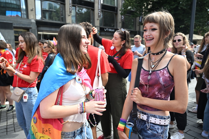 FOTO: Prague Pride 2025 byl plný rozmanitých oblečků. – stránka 120
