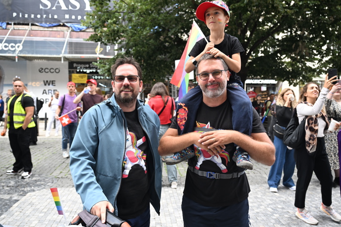 FOTO: Prague Pride 2025 byl plný rozmanitých oblečků. – stránka 98