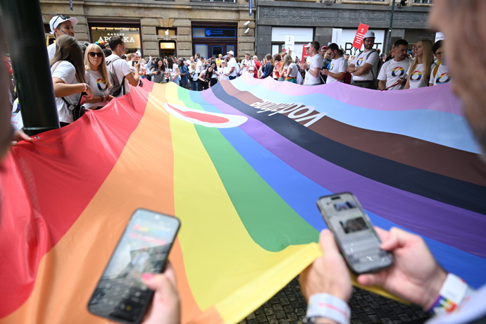 FOTO: Prague Pride 2025 byl plný rozmanitých oblečků. – stránka 90